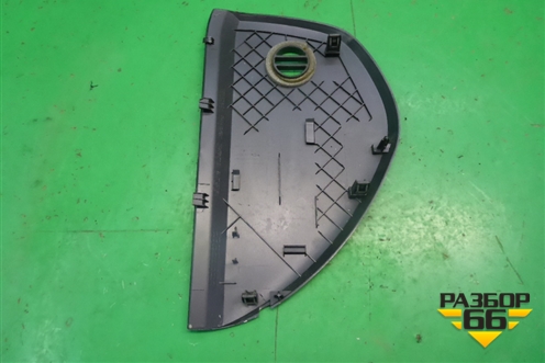 Накладка на торпедо (боковая правая) (1Z0857504) для Skoda Octavia (А5) с 2004-2013г (Октавия)