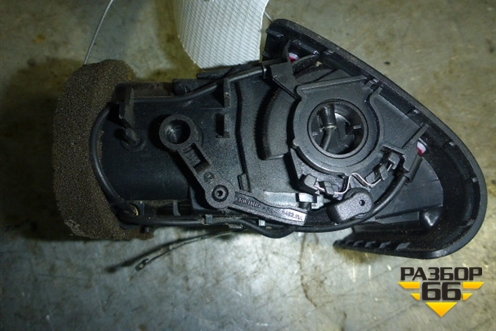 Дефлектор воздушный левый (верхний) (4D0820901) для Audi A8 с 1998-2003г (А8)