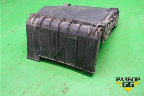 Крышка блока предохранителей (1K0937132F) для Skoda Octavia (А5) с 2004-2013г (Октавия)