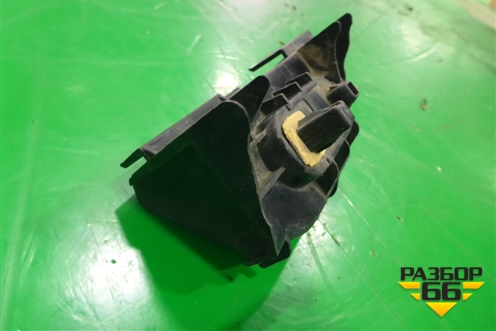 Кронштейн заднего бампера левый (хэтчбек под фонарь) для Toyota Corolla (E12) с 2001-2007г (Королла 120)