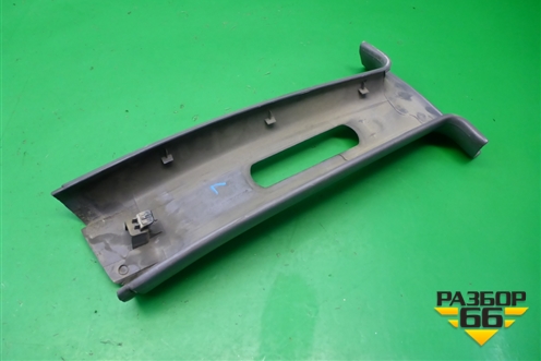 Обшивка стойки центральная верхняя левая (8583025100) для Hyundai Aсcent с 2000г (Акцент)