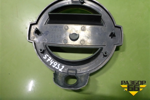 Эмблема (на решетку радиатора под камеру) (623821LB0A) для Nissan Patrol (Y62) с 2010г (Патрол)