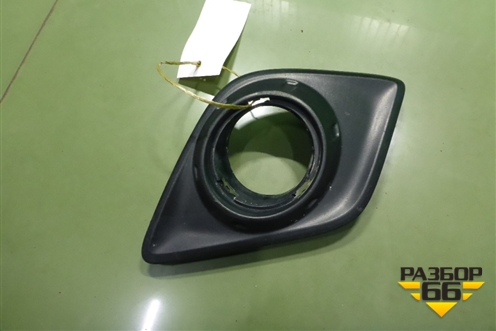 Накладка ПТФ левая (520400K010) для Toyota Hilux с 2015-2025г (Хайлюкс)