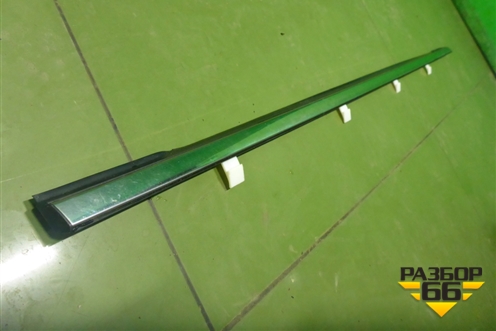 Накладка стекла переднего правого для Chevrolet Captiva с 2006-2011г (Каптива 1 до рестаилинг)