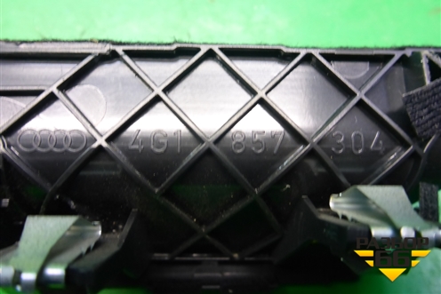 Накладка на торпедо (на дисплей) (4G18573046) для Audi A6 (C7) с 2011-2018г (А6)