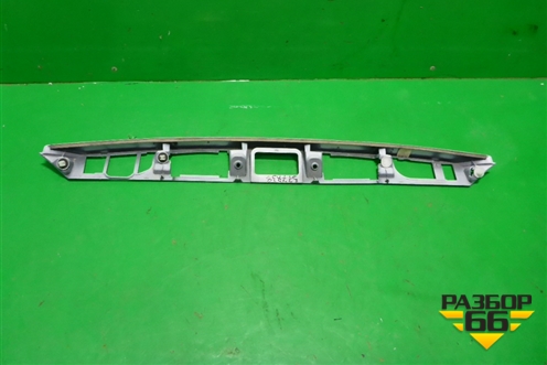 Накладка крышки багажника (7681133520) для Toyota Camry V70 с 2017г (Камри)