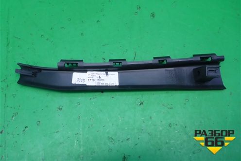 Накладка на торпедо (вертикальная правая) (4G0868204A) для Audi A6 (C7) с 2011-2018г (А6)