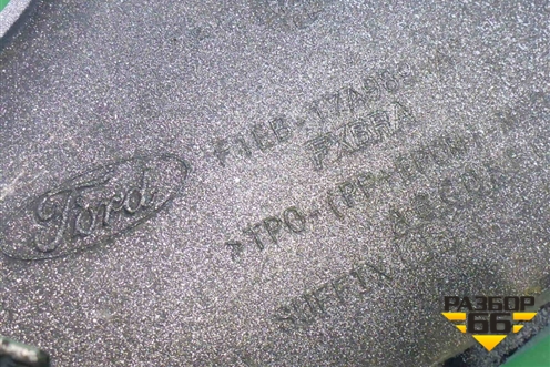 Заглушка в передний бампер (после 2015г) (F1EB17A989A) для Ford Focus 3 с 2011г (Фокус)