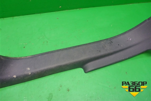 Накладка порога внутренняя правая (5C6853372) для Volkswagen Jetta с 2010-2019г (Джетта)