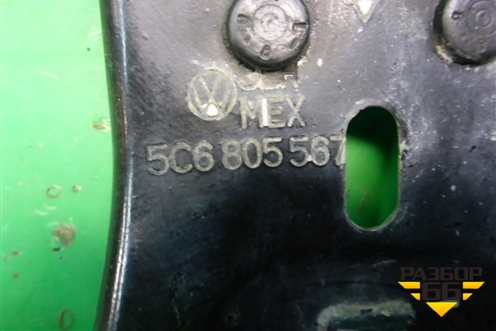 Кронштейн передней панели центральный (5С6805567) для Volkswagen Jetta с 2010-2019г (Джетта)