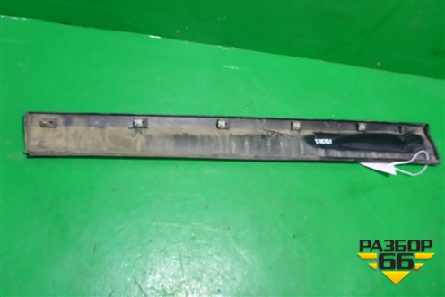 Накладка двери передней правой (51137205780) для BMW X3 F25 с 2010-2017г (Х3 Ф25)