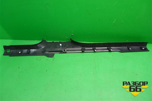 Накладка порога внутренняя правая (575853372) для Skoda Karoq с 2017г (Карок)