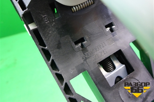 Ручка наружная двери передней правой (5N0839885H) для Skoda Karoq с 2017г (Карок)