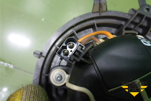 Моторчик отопителя (990402W 64113422649) для Mini Cooper R56 с 2005-2014г (Купер)