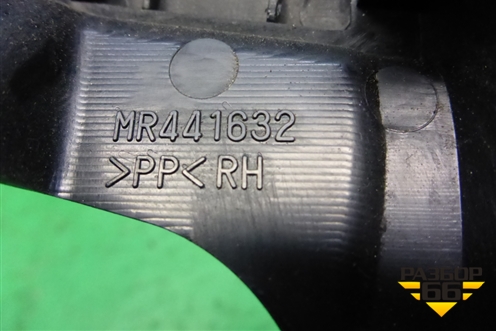 Накладка двери передней правой уголок (MR441632) для Mitsubishi Lancer-9  с 2003-2008г (Лансер)