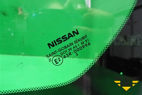 Стекло лобовое для Nissan Note (Е11) с 2005-2013г (Нот)