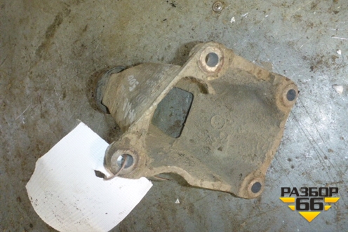 Кронштейн двигателя левый (4D0199307А) для Audi A8 с 1998-2003г (А8)