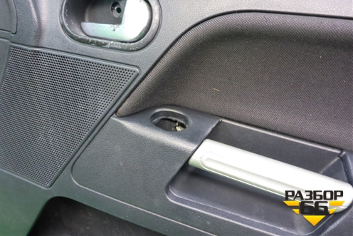 Обшивка двери передней правой под электрику (2N11N23942A) для Ford Fusion с 2002г (Фьюжн)