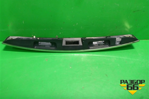 Накладка двери багажника (до 2019г) (908161LB0A) для Nissan Patrol (Y62) с 2010г (Патрол)