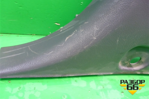 Обшивка стойки центральная нижняя правая (858353E000) для Kia Sorento I с 2002-2011г (Соренто 1)