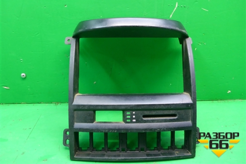 Рамка магнитолы (до 2006г) (8476103E000) для Kia Sorento I с 2002-2011г (Соренто 1)