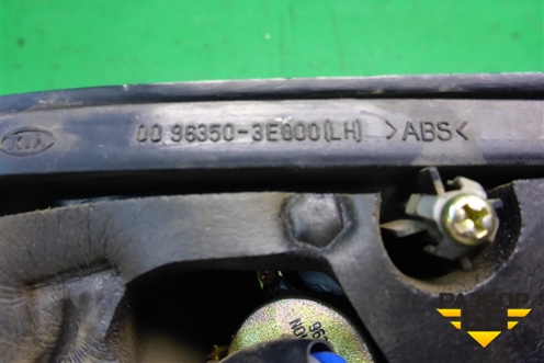 Накладка двери передней левой уголок (963503E000) для Kia Sorento I с 2002-2011г (Соренто 1)