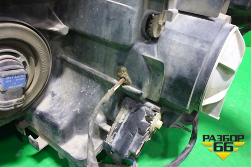 Фара правая (до 2014г ксенон с блоком и лампой установлены би ксеноновые линзы) (260101LB1B) для Nissan Patrol (Y62) с 2010г (Патрол)