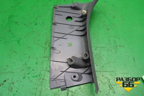 Обшивка стойки задняя верхняя левая (задняя часть) (858503E000) для Kia Sorento I с 2002-2011г (Соренто 1)