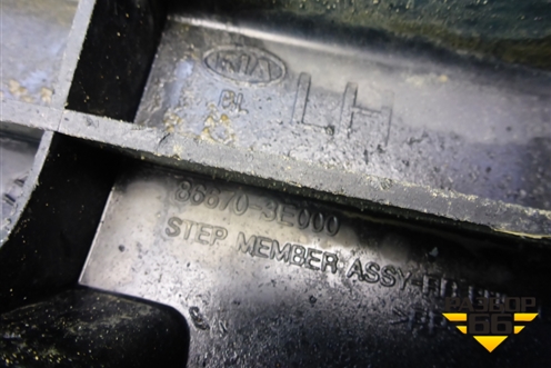 Наполнитель заднего бампера левый (866703E000) для Kia Sorento I с 2002-2011г (Соренто 1)