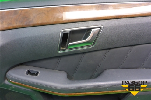 Обшивка двери передней правой под электрику (2127201870) для Mercedes Benz E-Klass W212 с 2009-2016г (Е)