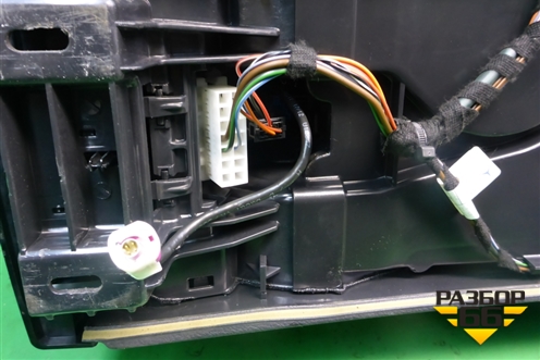 Подлокотник для Mercedes Benz E-Klass W212 с 2009-2016г (Е)