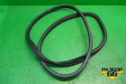 Уплотнитель двери передней правой (A2126970051) для Mercedes Benz E-Klass W212 с 2009-2016г (Е)