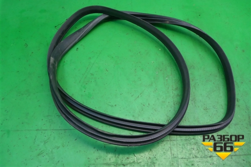 Уплотнитель двери задней правой (A2126970151) для Mercedes Benz E-Klass W212 с 2009-2016г (Е)