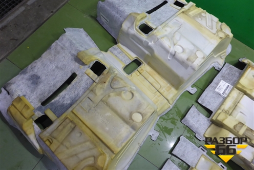 Покрытие напольное (A2126803440) для Mercedes Benz E-Klass W212 с 2009-2016г (Е)