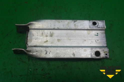 Кронштейн усилителя переднего бампера левый (A2126200995) для Mercedes Benz E-Klass W212 с 2009-2016г (Е)