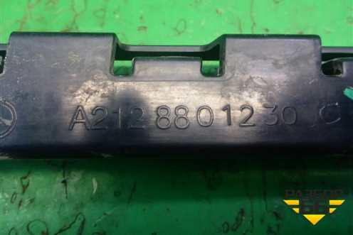 Кронштейн заднего бампера правый (седан) (A2128801230) для Mercedes Benz E-Klass W212 с 2009-2016г (Е)