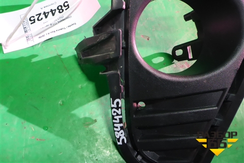 Накладка ПТФ правая (5212742190) для Toyota Rav-4 с 2018г (Рав 4)