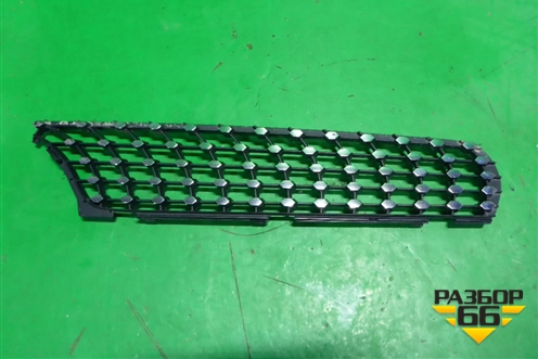 Решетка радиатора (левая верхняя после 2018г) (A2058881360) для Mercedes Benz C-Klass W205 с 2014г (Ц)