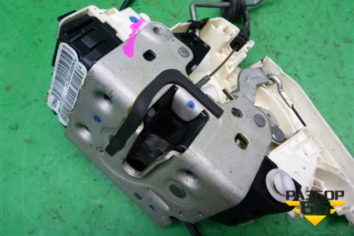 Замок двери задней левой (P04589915AD) для Dodge Journey с 2009г (Джорни)