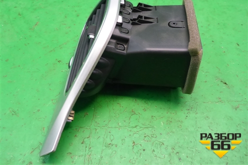 Дефлектор воздушный левый (после 2011г) для Dodge Journey с 2009г (Джорни)