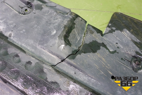 Защита антигравийная левая (6Q0825201H) для Skoda Fabia с 2007-2014г (Фабия)