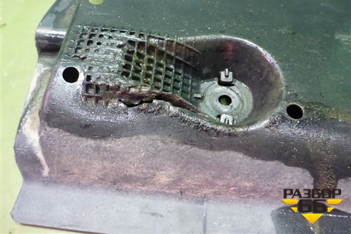 Защита антигравийная левая (6Q0825201H) для Skoda Fabia с 2007-2014г (Фабия)