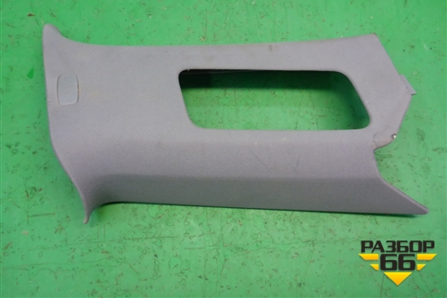 Обшивка стойки задняя верхняя левая (передняя часть) (7L6867241) для Volkswagen Touareg c 2002-2010г (Туарег)