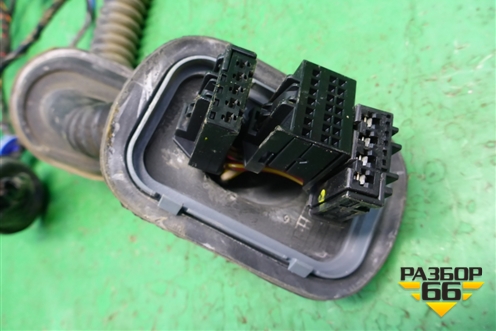 Проводка двери передней левой (7L6971120E) для Volkswagen Touareg c 2002-2010г (Туарег)