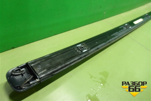 Молдинг крыши правый (7L6860182F) для Volkswagen Touareg c 2002-2010г (Туарег)