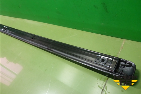 Молдинг крыши правый (7L6860182F) для Volkswagen Touareg c 2002-2010г (Туарег)