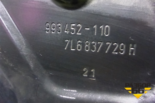 Рамка двери передней левой (7L6837729H) для Volkswagen Touareg c 2002-2010г (Туарег)