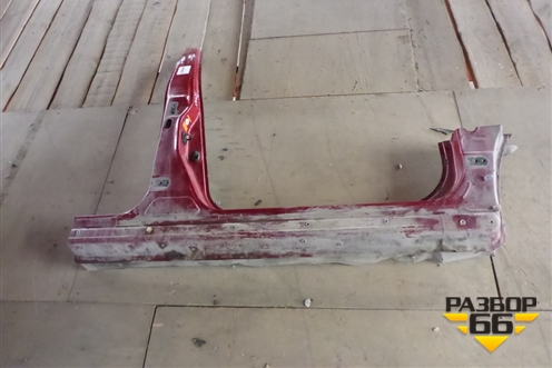 Порог со стойкой правый для Nissan Tiida (C11X) с 2004-2013г (Тиида)