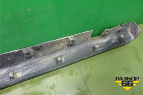 Накладка на порог наружная правая (хетчбэк) (76850EM30A) для Nissan Tiida (C11X) с 2004-2013г (Тиида)