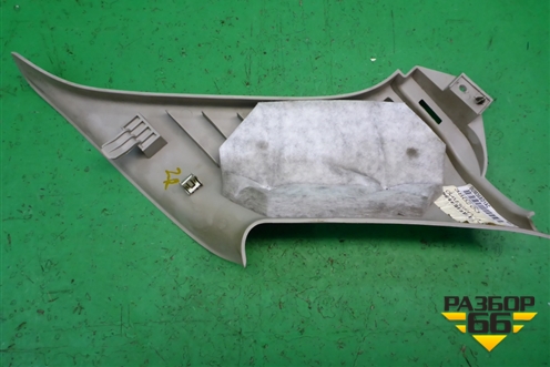 Обшивка стойки задняя верхняя правая (передняя) (0UM36BD1AC) для Dodge Magnum с 2003-2008г (Магнум)